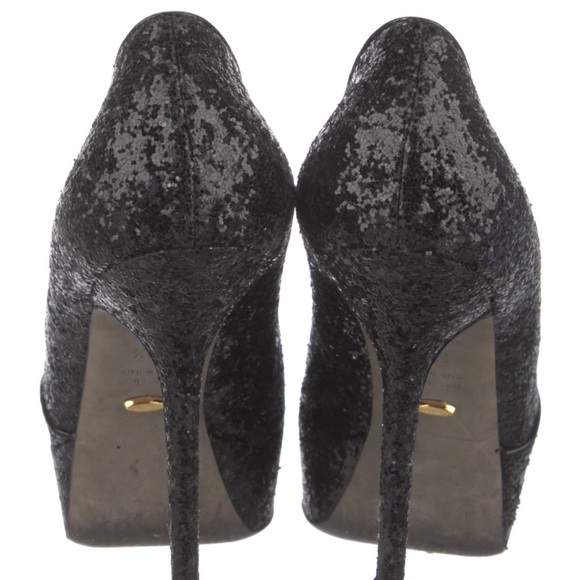 Sandals - Picture 2 of 4